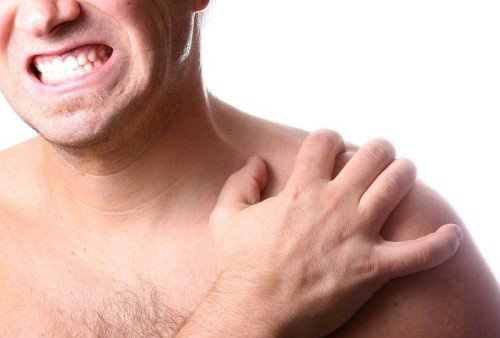 Главные симптомы артроза плечевого сустава